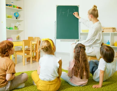 Miniatura: Targi o pensje i podwyżki dla nauczycieli....