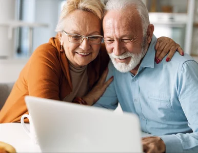 Miniatura: Tysiące emerytów odzyskają pieniądze....